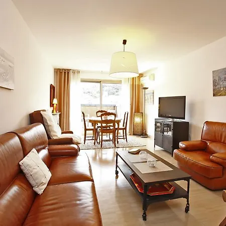 6 Personnes Avec Terrasse Le Port Apartment